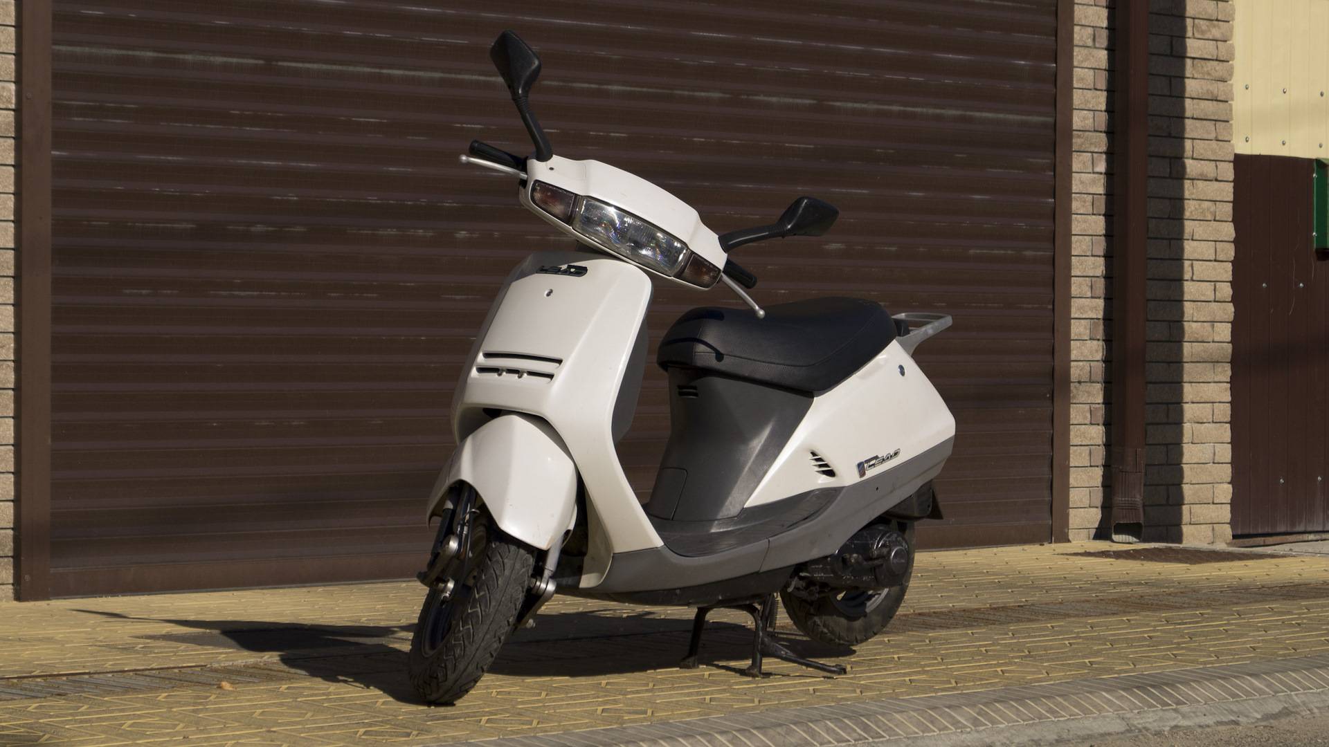 Honda lead - популярный скутер