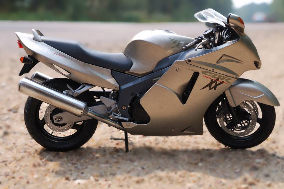Мотоцикл honda cbr 1100xx super blackbird 2005 цена, фото, характеристики, обзор, сравнение на базамото
