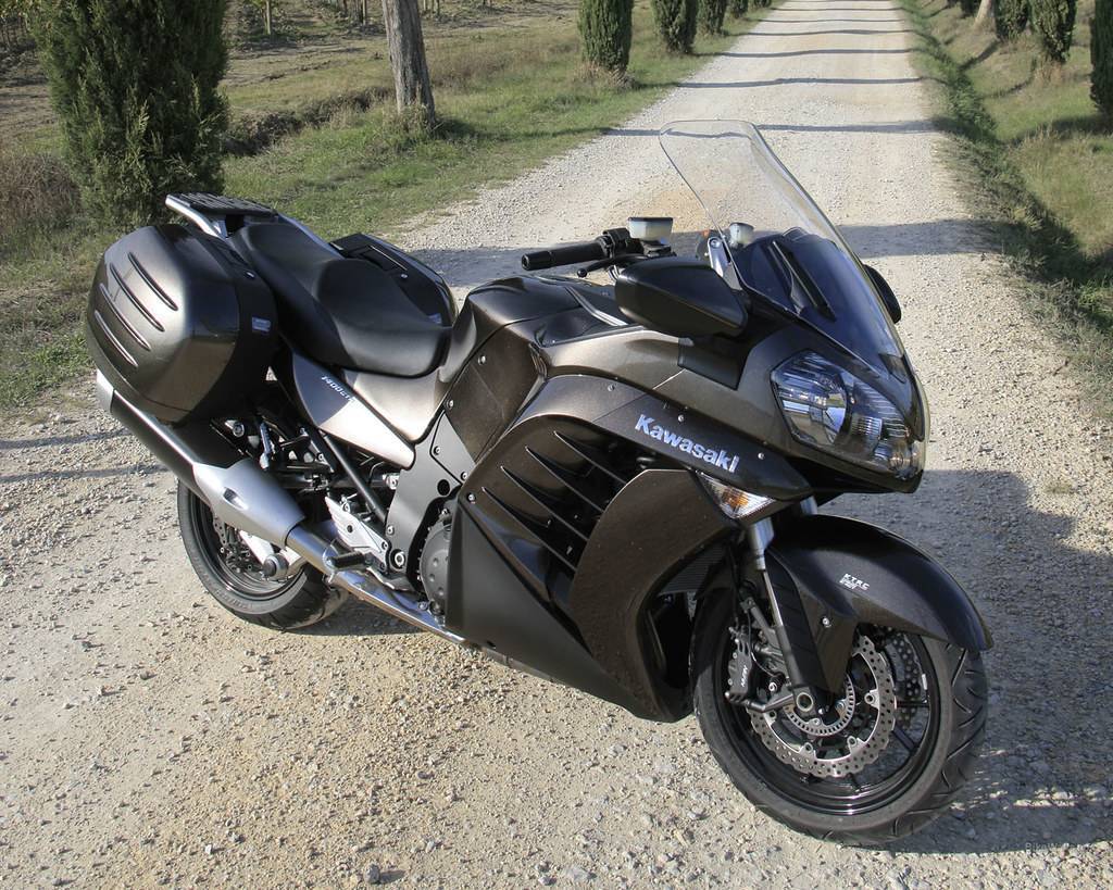 Обзор kawasaki zzr 1400 — самый быстрый серийный мотоцикл