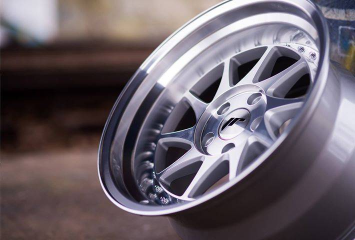 Какие автомобильные диски лучше – металлические, легкосплавные или литые