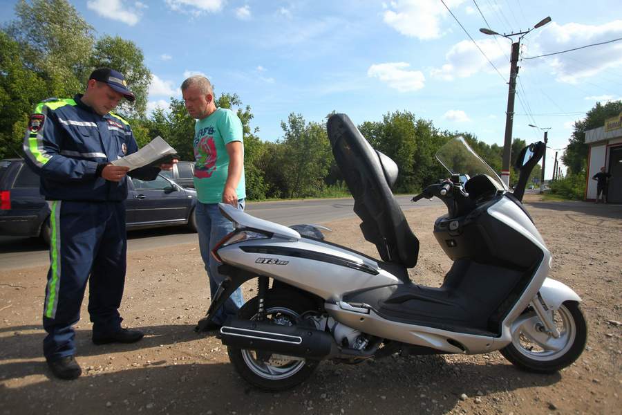 Нужны ли права на скутер в 2023 году в россии?