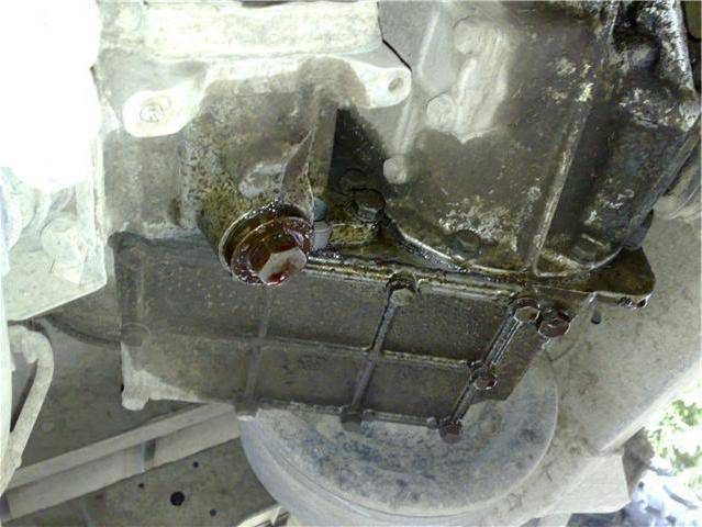Течет масло между двигателем и коробкой, диагностика и способы ремонта