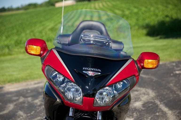 Обзор мотоцикла honda gl1800 gold wing (2018+) + tour
