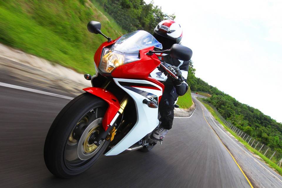 Обзор мотоцикла honda cbr600f abs 2011 / honda / байкпост