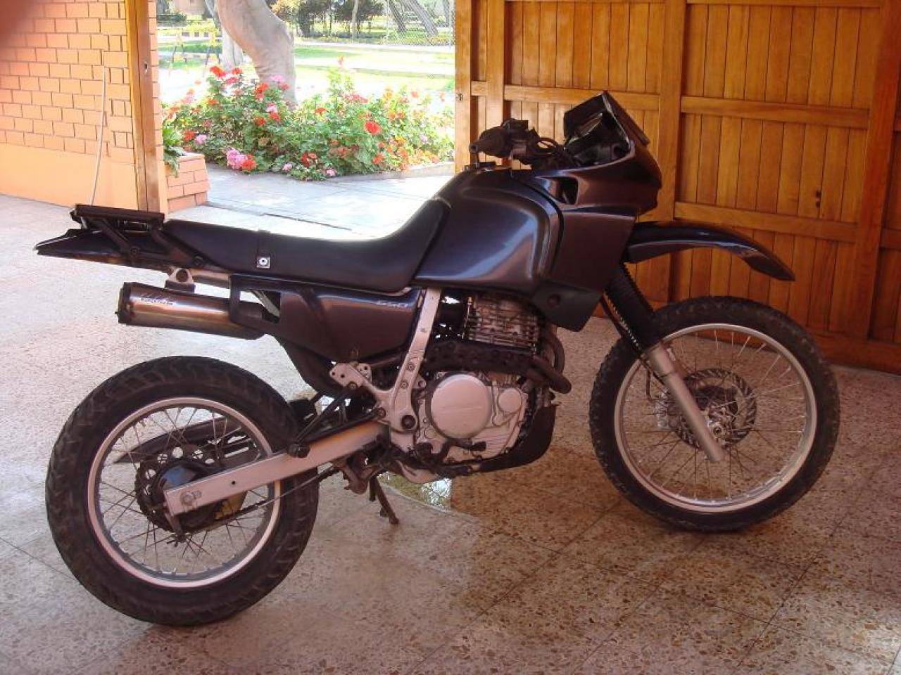 Nx 650 dominator