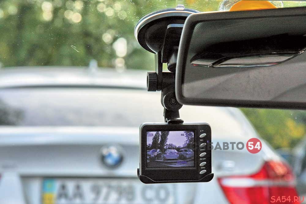Инсталлируем видеорегистратор в автомобиль: возможные варианты