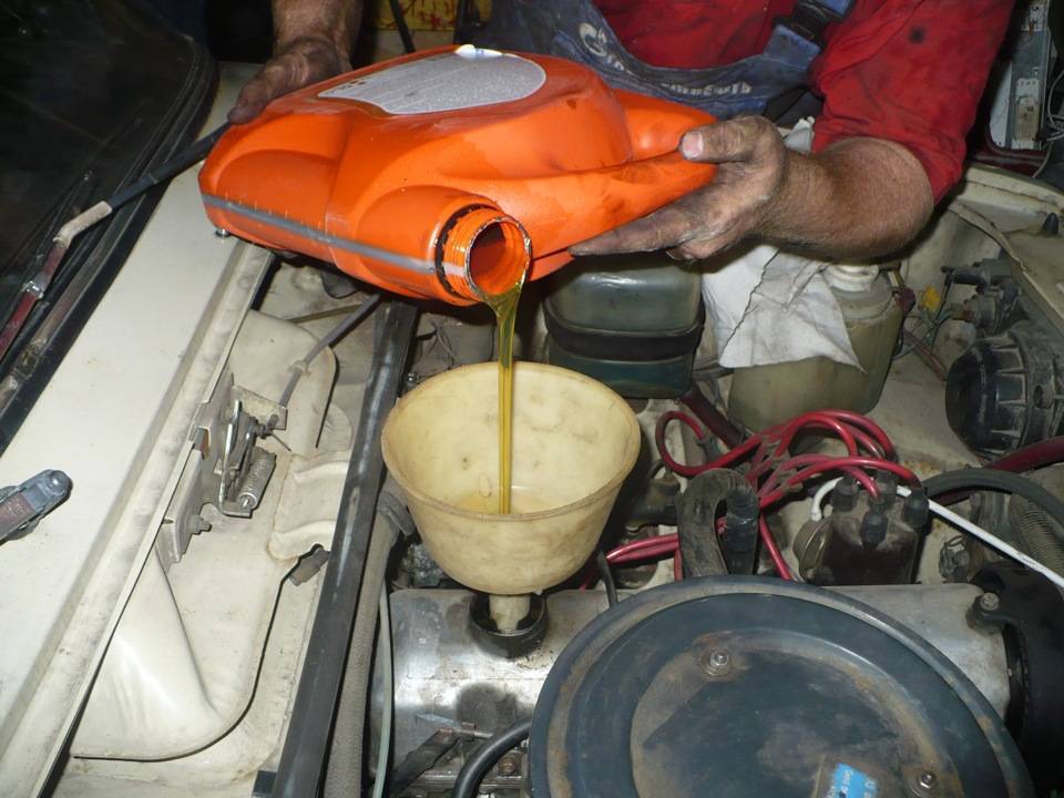 Замена масла в двигателе - пошаговая инструкция