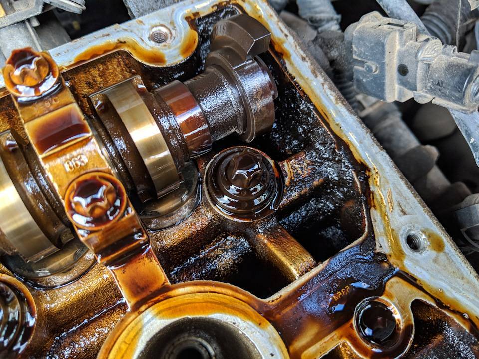 Нужно ли промывать двигатель при замене масла?