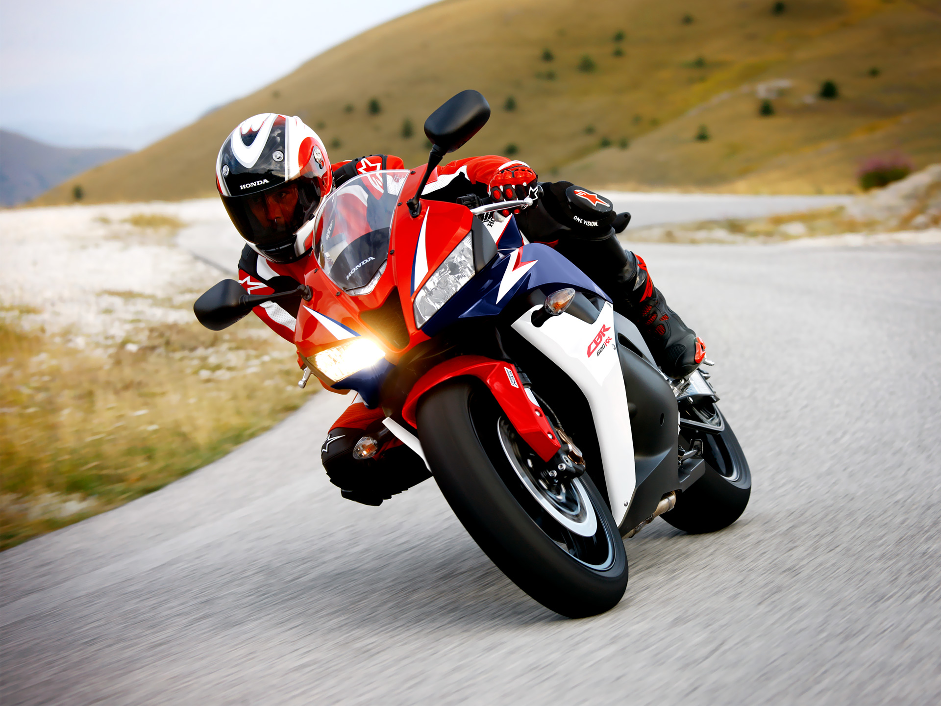 Honda cbr 600 rr: технические характеристики и достоинства мотоцикла