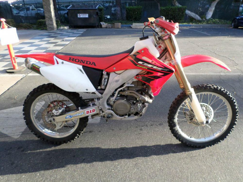 Полностью новый кроссовый мотоцикл honda crf450r 2021. детальные фото