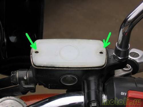 Замена тормозной жидкости мотоцикла на примере honda cb600 hornet.