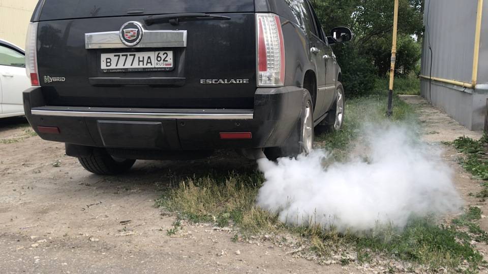Черный дым из выхлопной трубы – 3 причины | автомеханик.ру