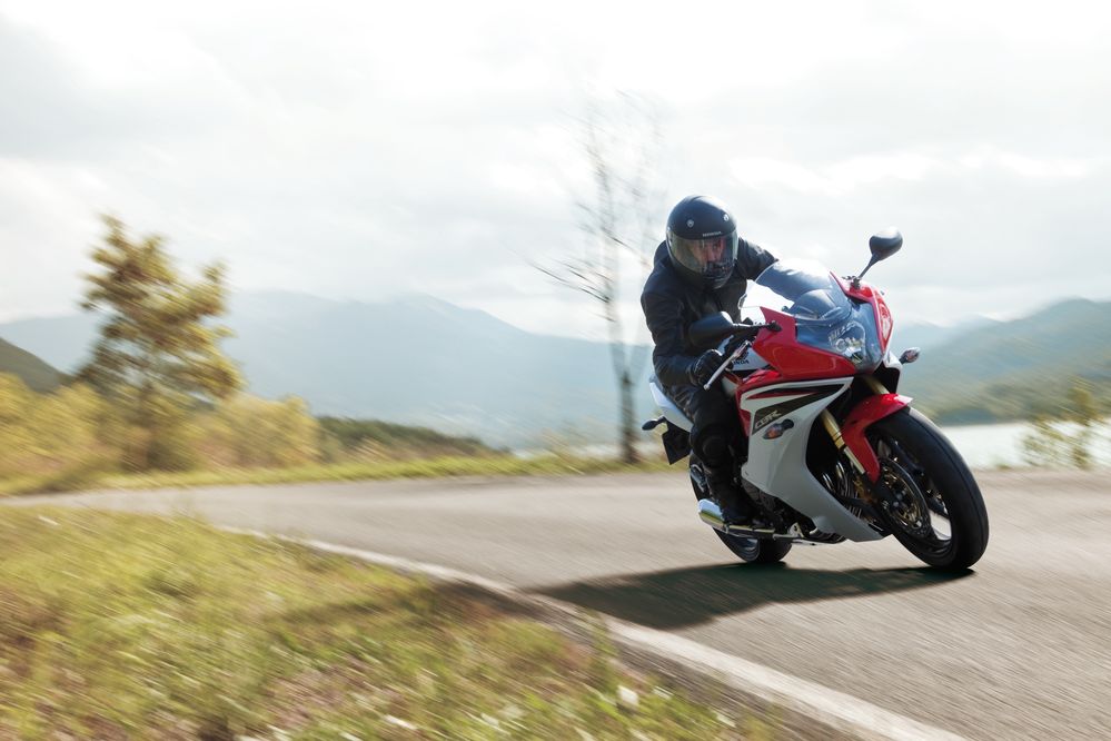 Honda cbr600 f4i – доступный спортивный мотоцикл для народа | bibimot | дзен