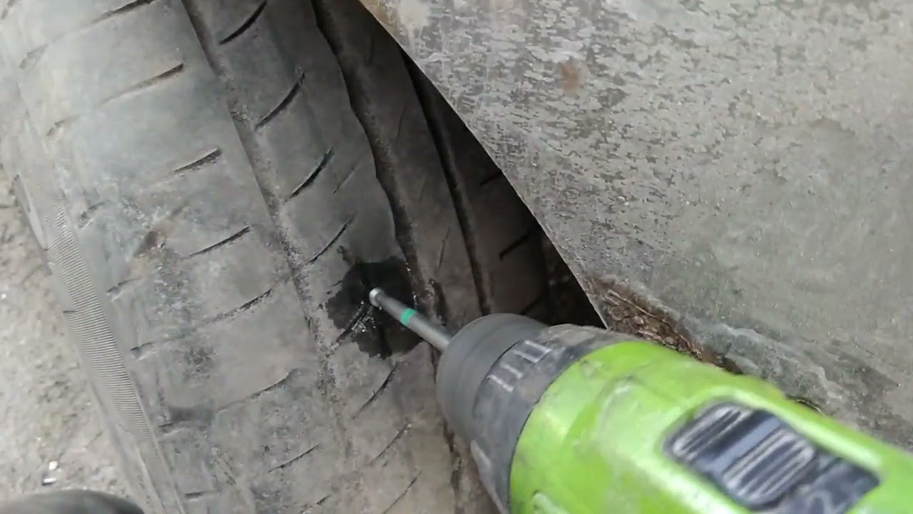 Осуществляем ремонт прокола бескамерной шины