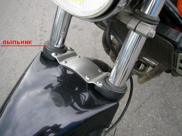 Замена масла в вилке мотоцикла honda cb 400 для увеличения жесткости вилки.
