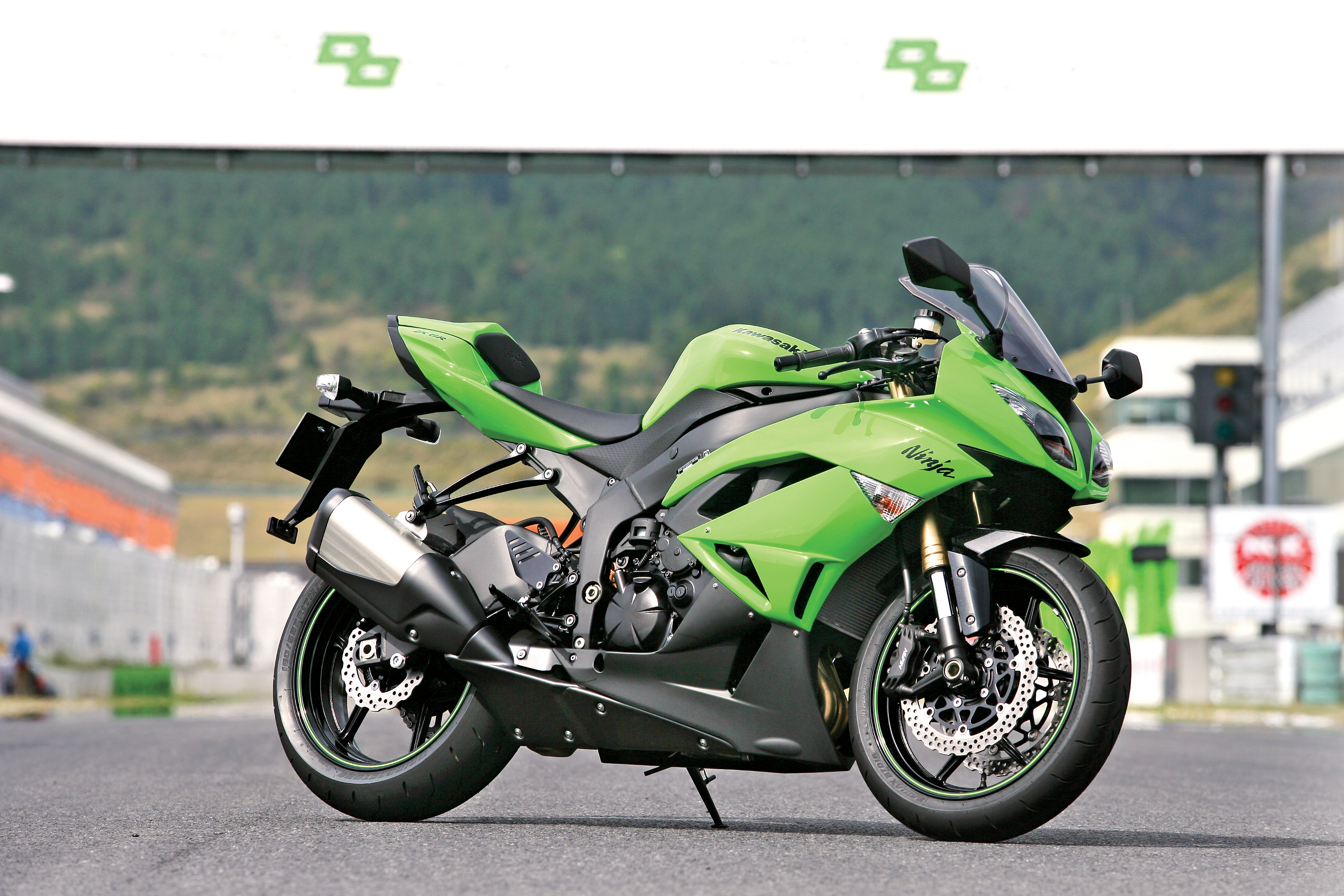 Мотоцикл kawasaki ninja zx-6rr: изучаем по порядку