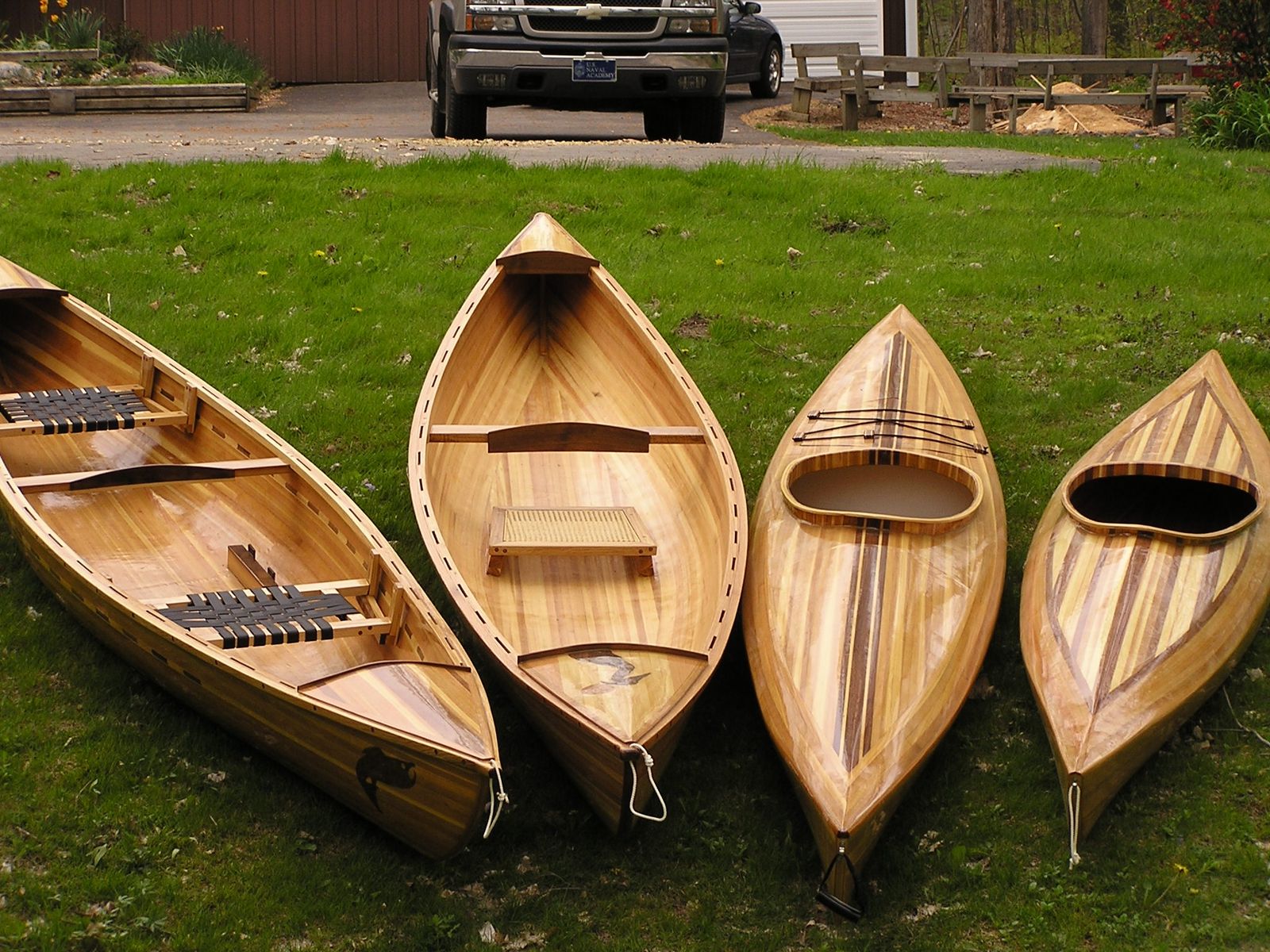 Прогулочные лодки из дерева