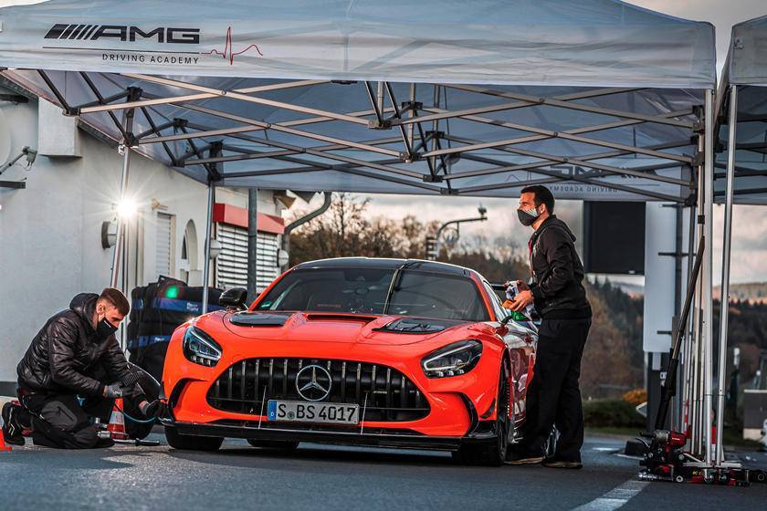 Mercedes-amg рассказал о будущих "заряженных" моделях e performance