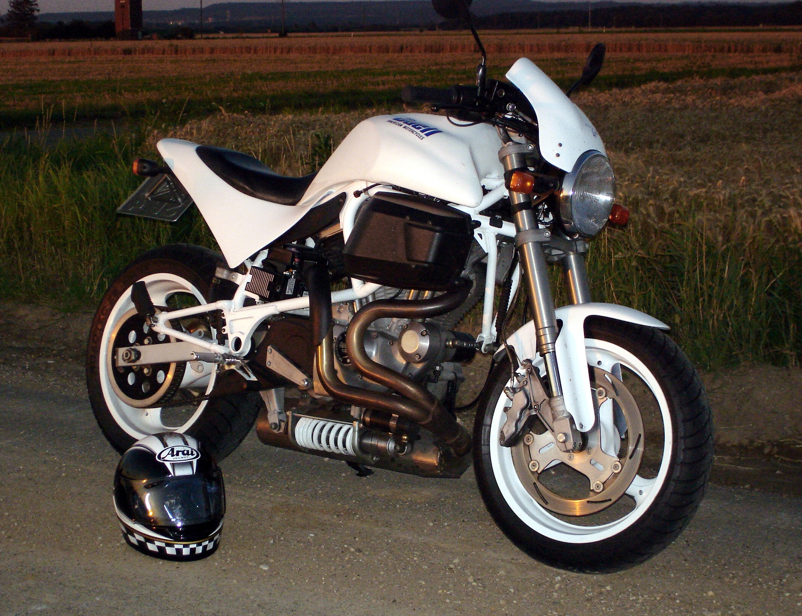Информация по мотоциклу buell s1 white lightning
