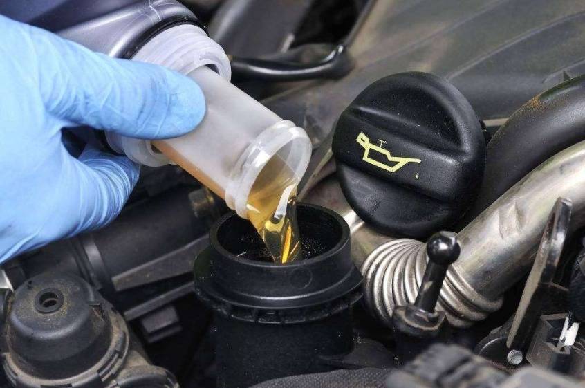 Промывать двигатель при замене масла или нет: как правильно и чем промывать двигатель при замене масла.