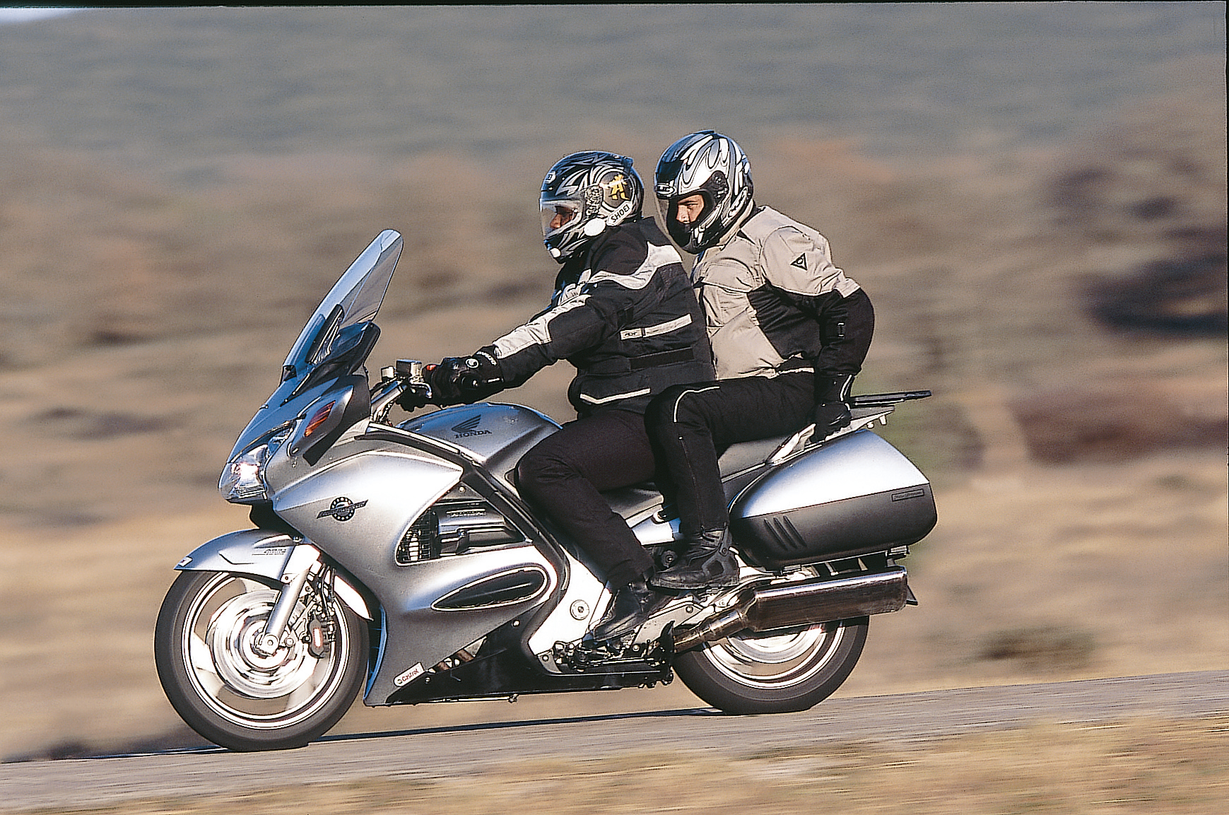 Хонда st 1100 pan european - один из самых лучших туристических мотоциклов | ⚡chtocar