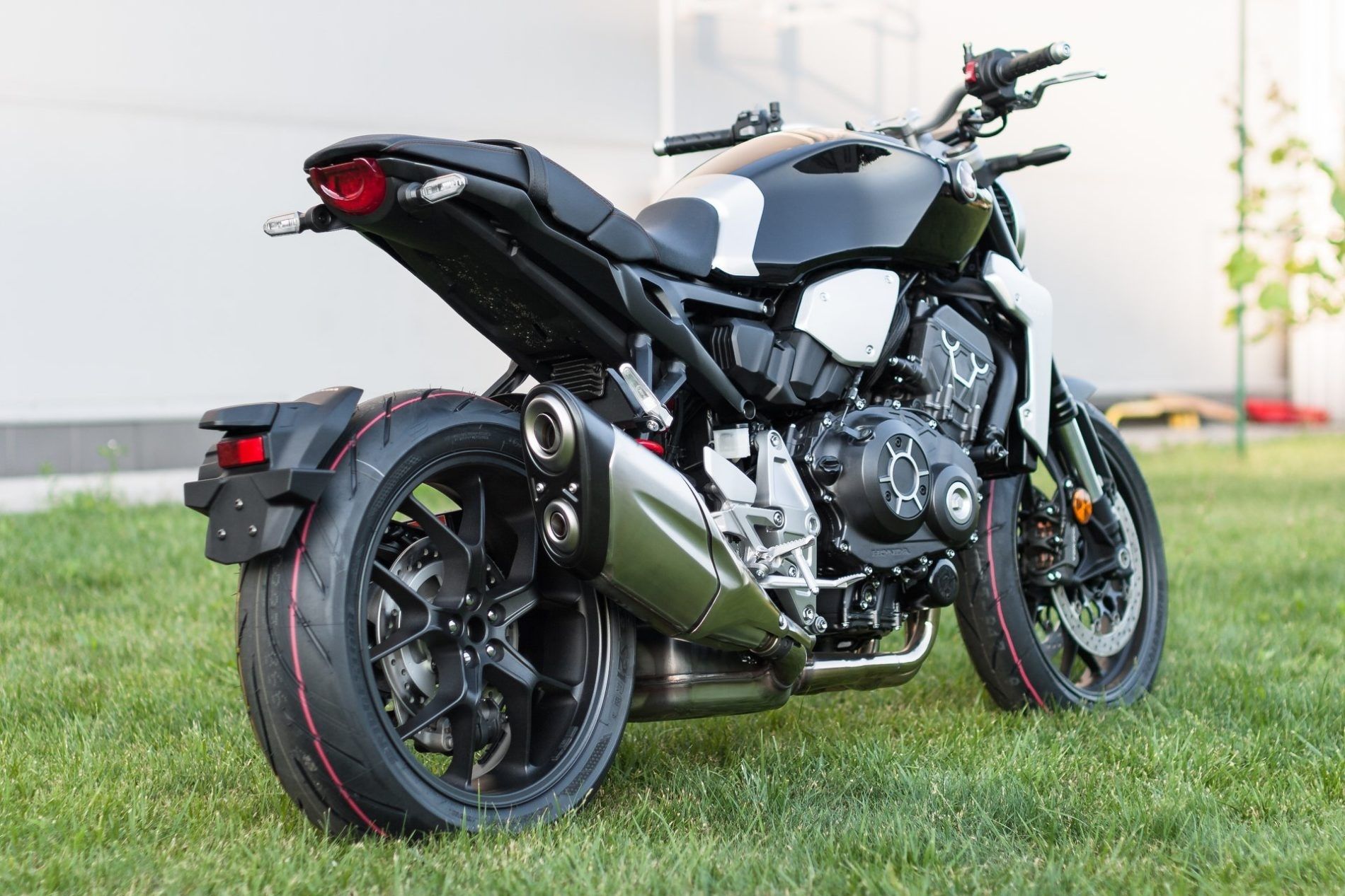 Мотоцикл honda cb 1000r - современный классический байк | ⚡chtocar