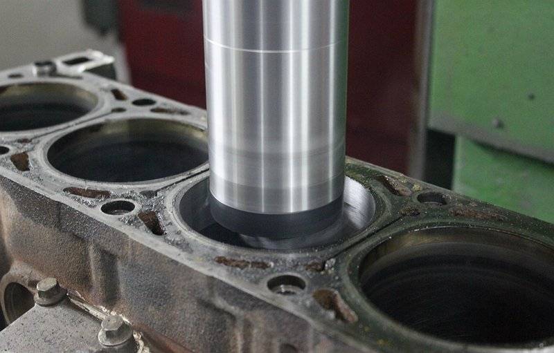 Хонингование цилиндров двигателя. что это и зачем его делают?