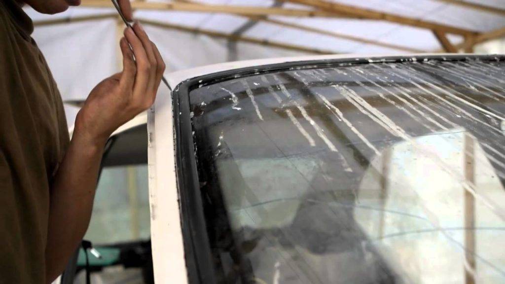 Технология замены лобового стекла автомобиля