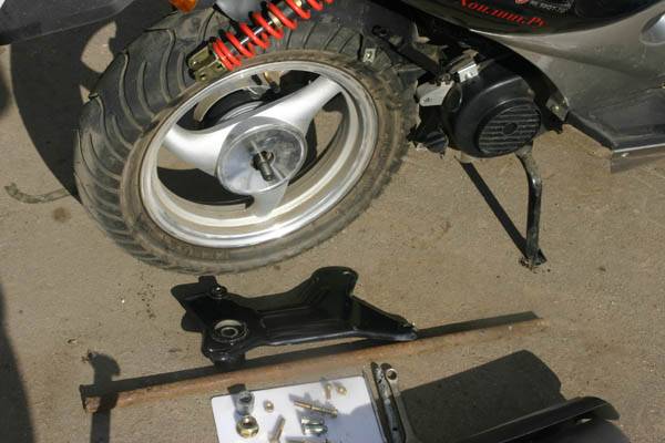 Как снять заднее колесо на скутере: хонда дио разные модели