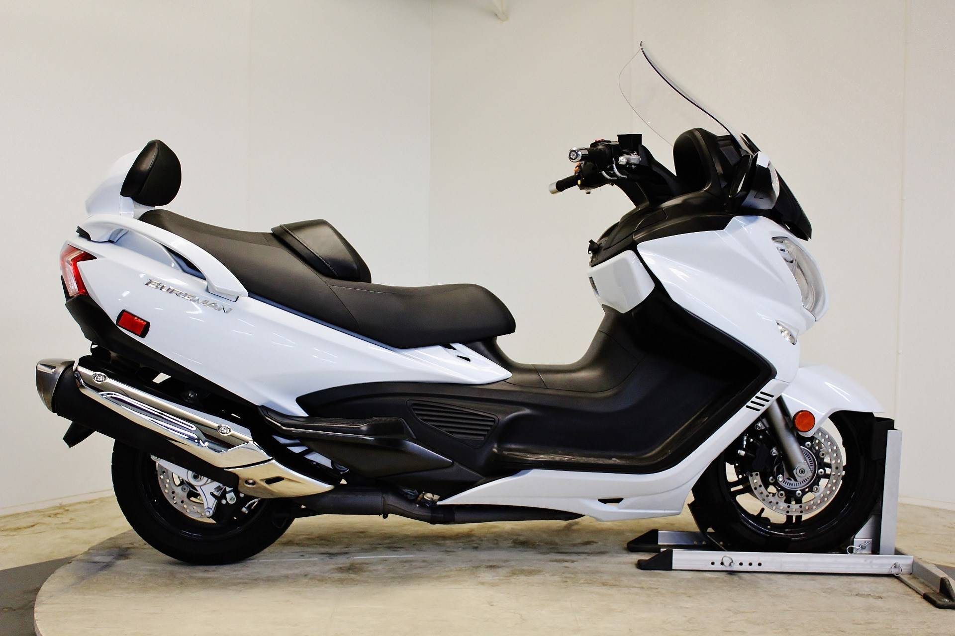 Suzuki skywave 650