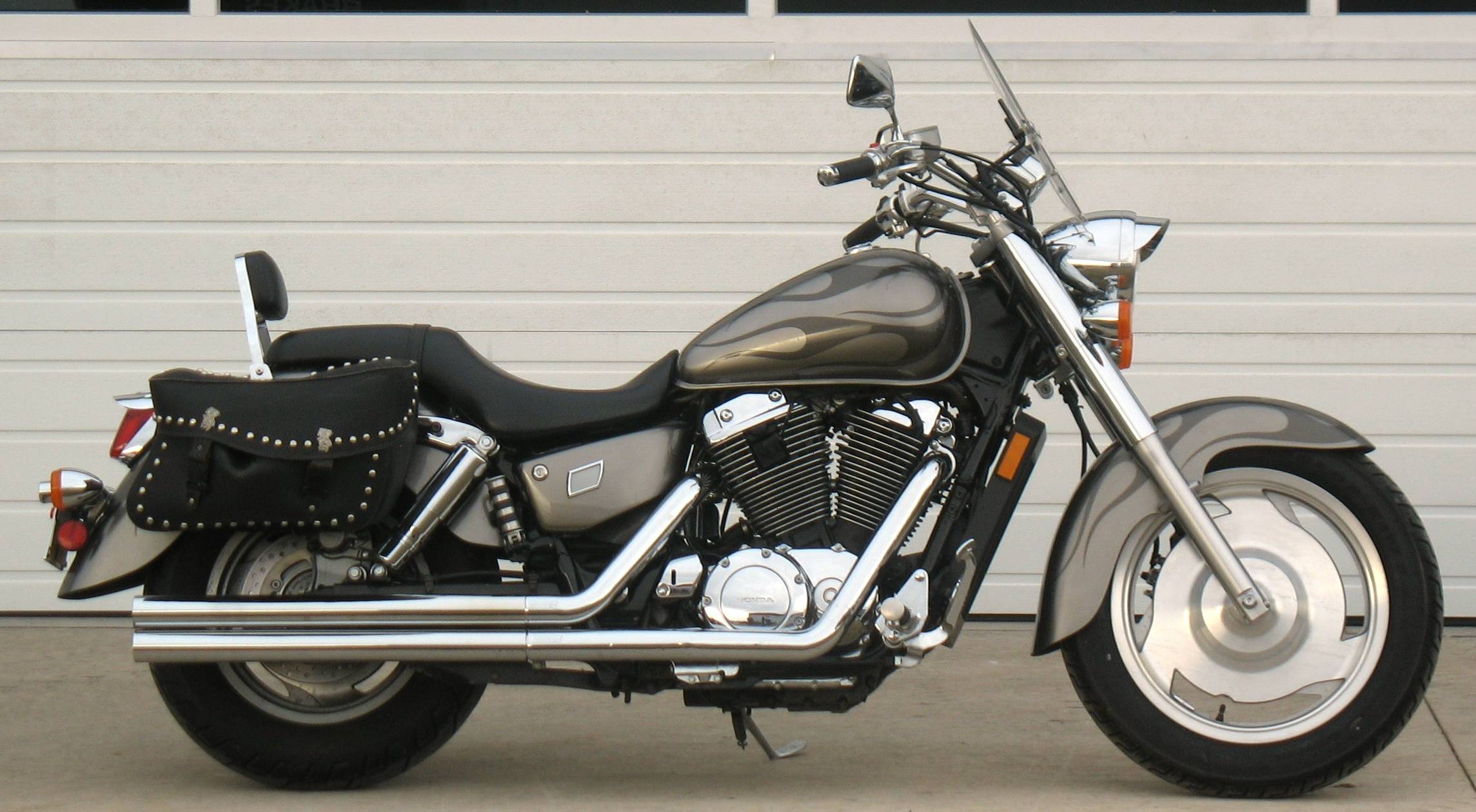Обзор мотоцикла honda shadow 1100 (vt1100)