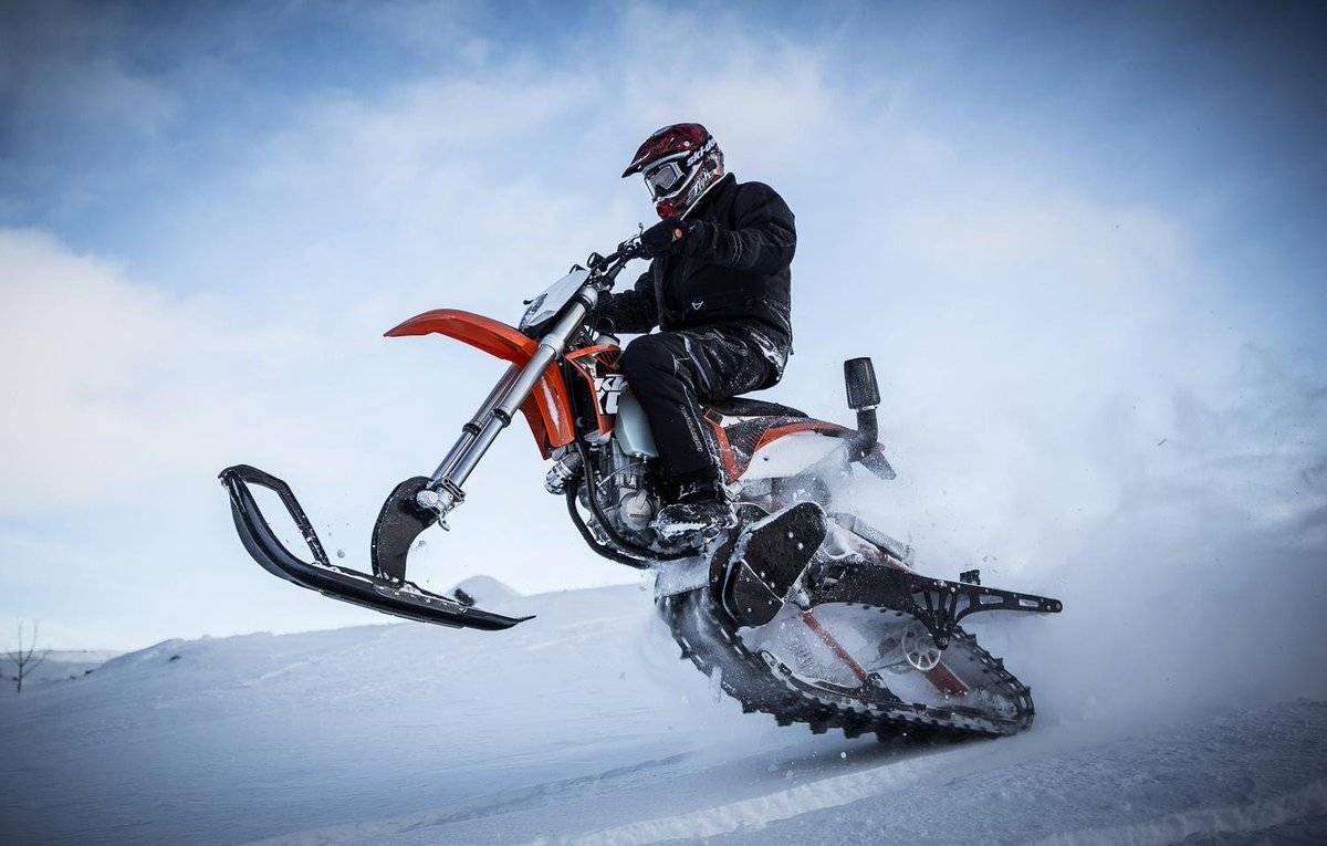 Что такое сноубайк (snowbike)? зимний велосипед с лыжами вместо колес