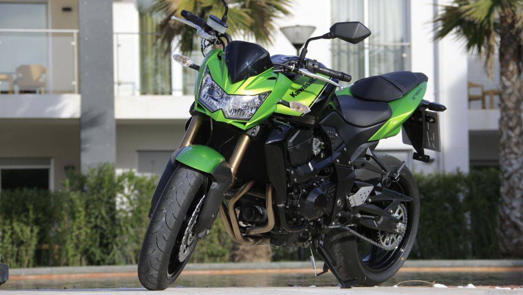 Мотоцикл kawasaki z750 - одним из самых мощных в классе нейкедов | ⚡chtocar