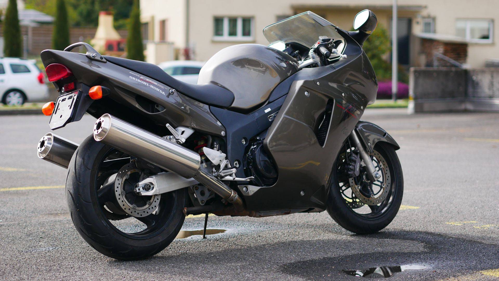 Honda cbr1100xx фото