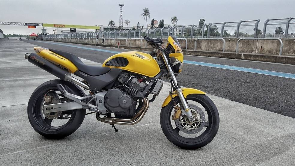 Хонда cb 250 f hornet: станет идеальным вариантом для новичков