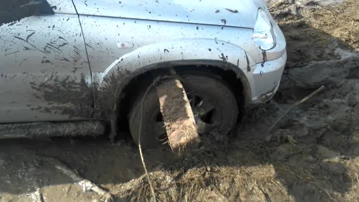 Лебедка для вытаскивания автомобиля из грязи