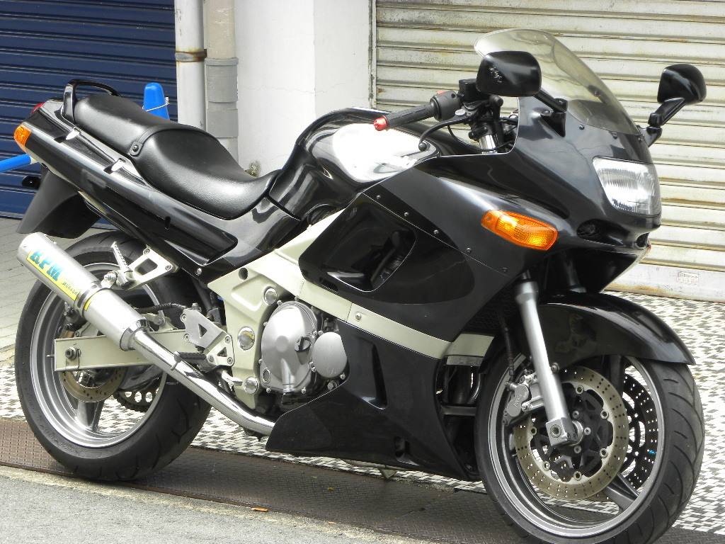 Kawasaki zzr 400 фото