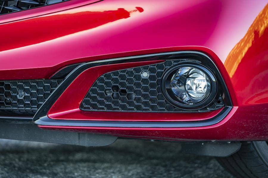 Acura tlx 2021 года: стильный спортивный седан стал более премиальным и управляемым