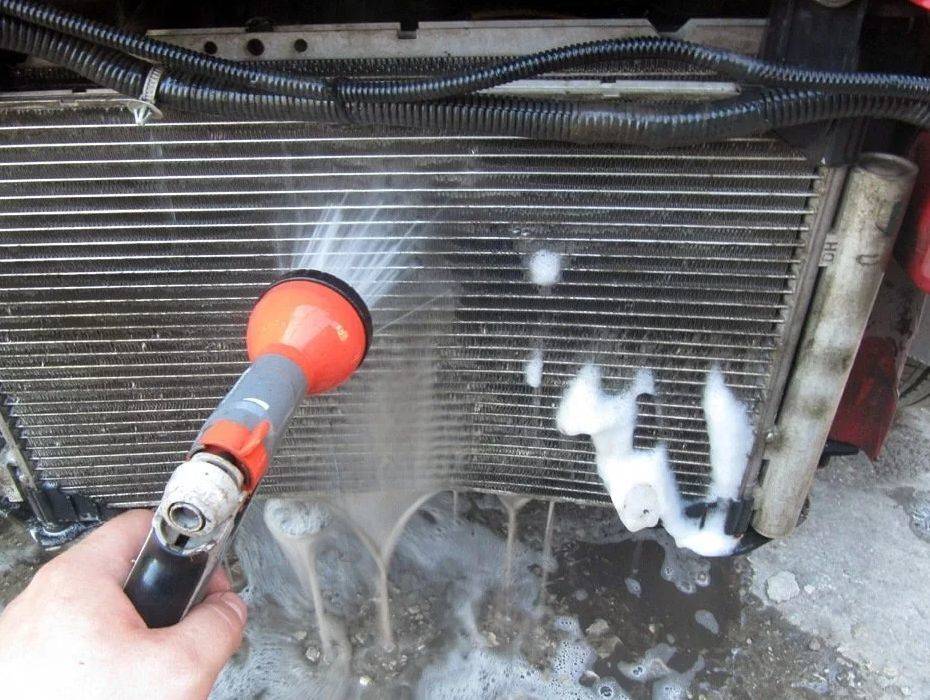 Лайфхак: как почистить радиатор автомобиля изнутри?