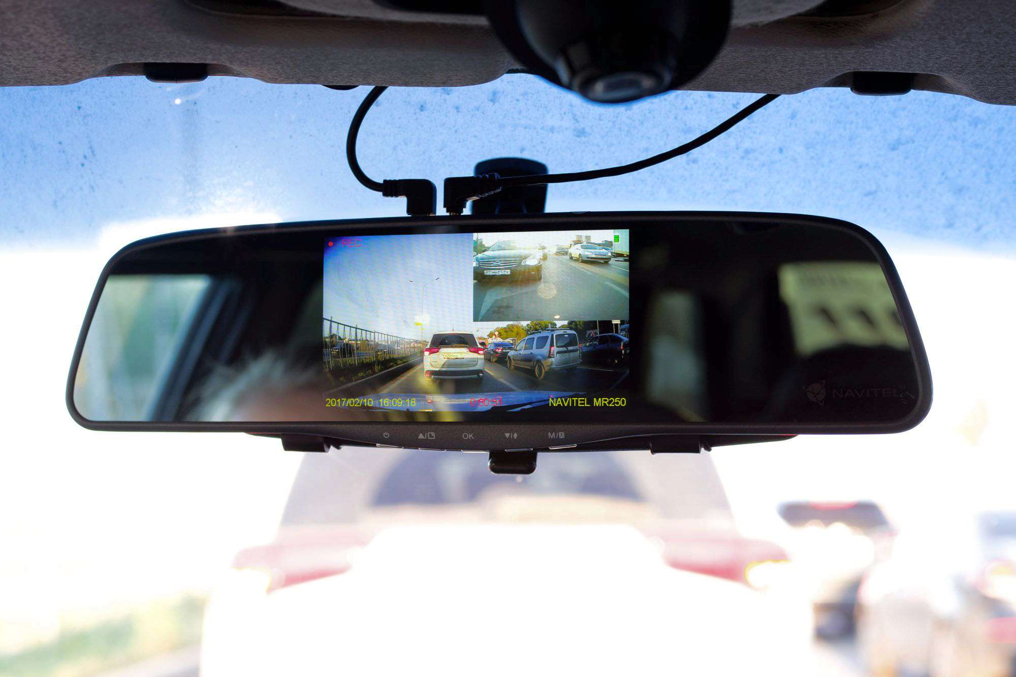 Обзор зеркала-видеорегистратора NAVITEL MR250 NV с ночной съёмкой