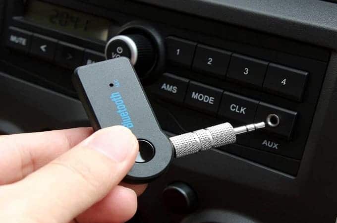 Как подключить телефон к автомагнитоле и включить музыку в машине
