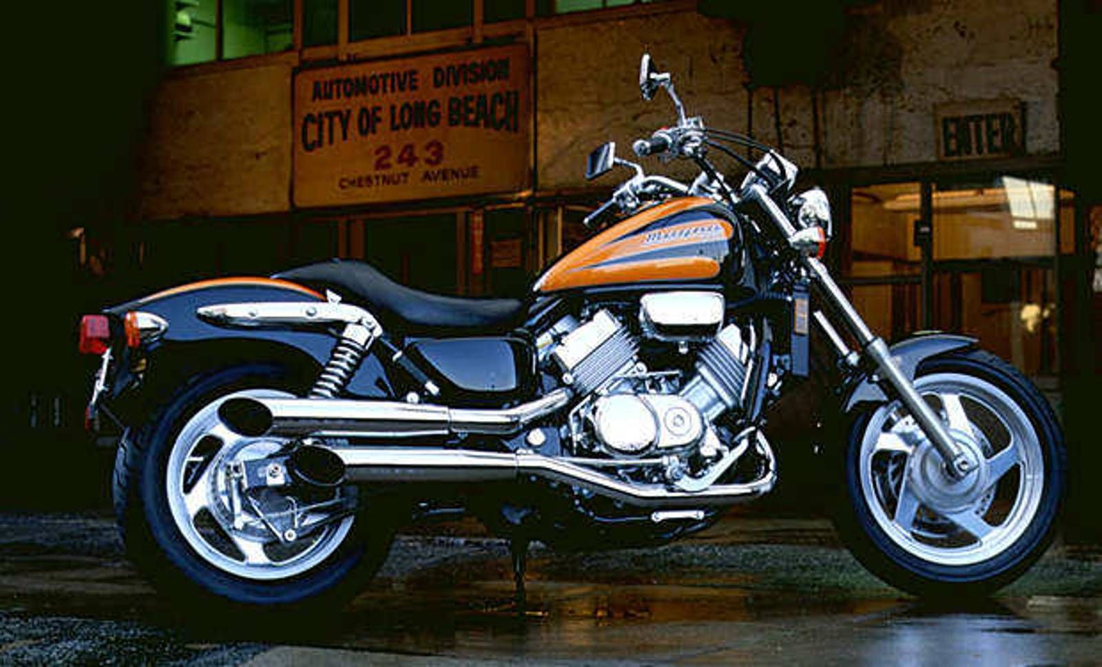 Мотоцикл honda magna vf750c 1993: объясняем в общих чертах
