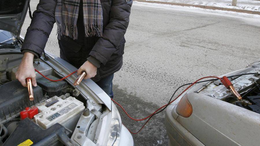 Как завести машину в сильный мороз, если сел аккумулятор — инструкция 2021 года