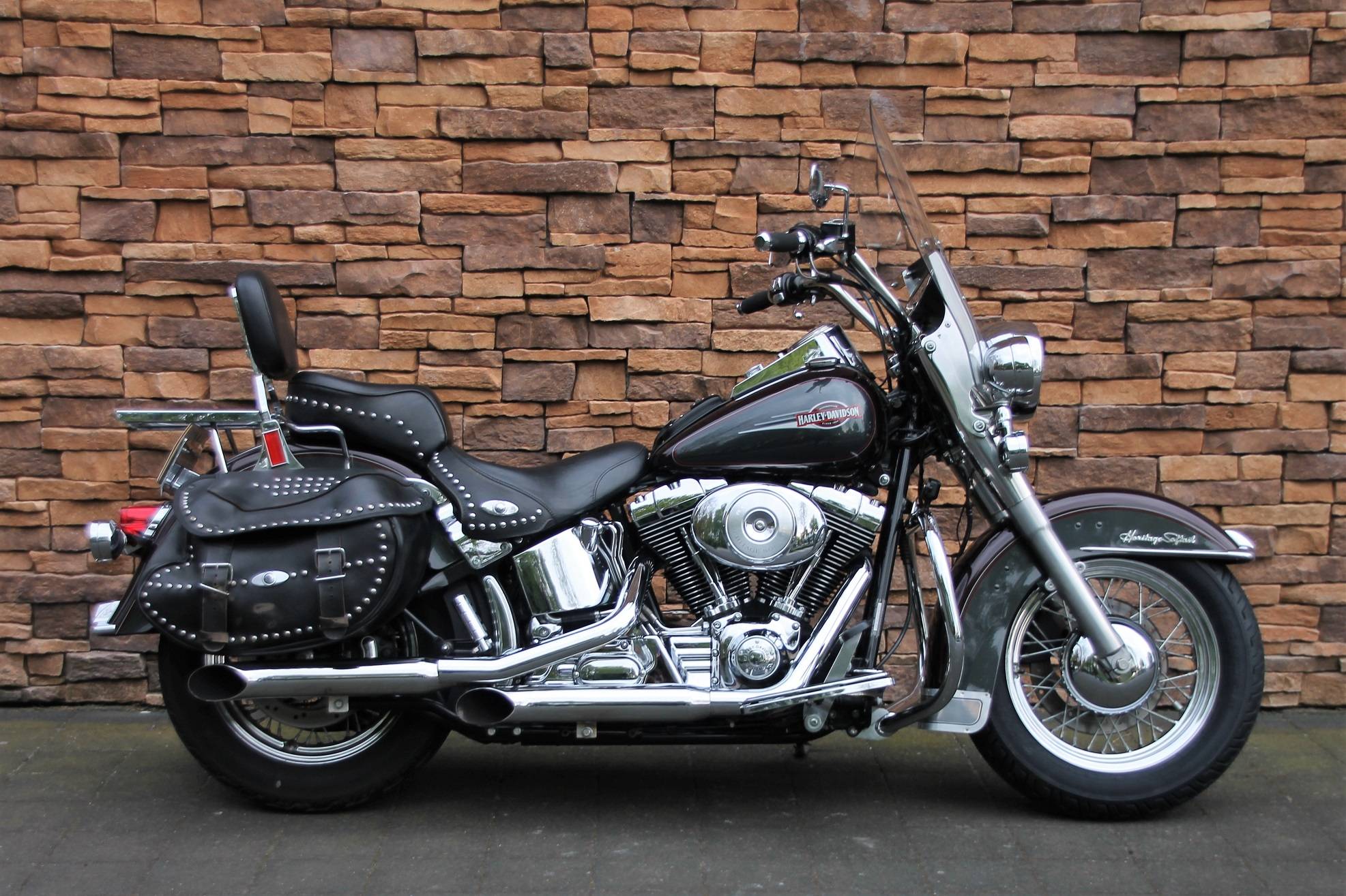Harley davidson heritage softail vs road king: which one is the best & why?