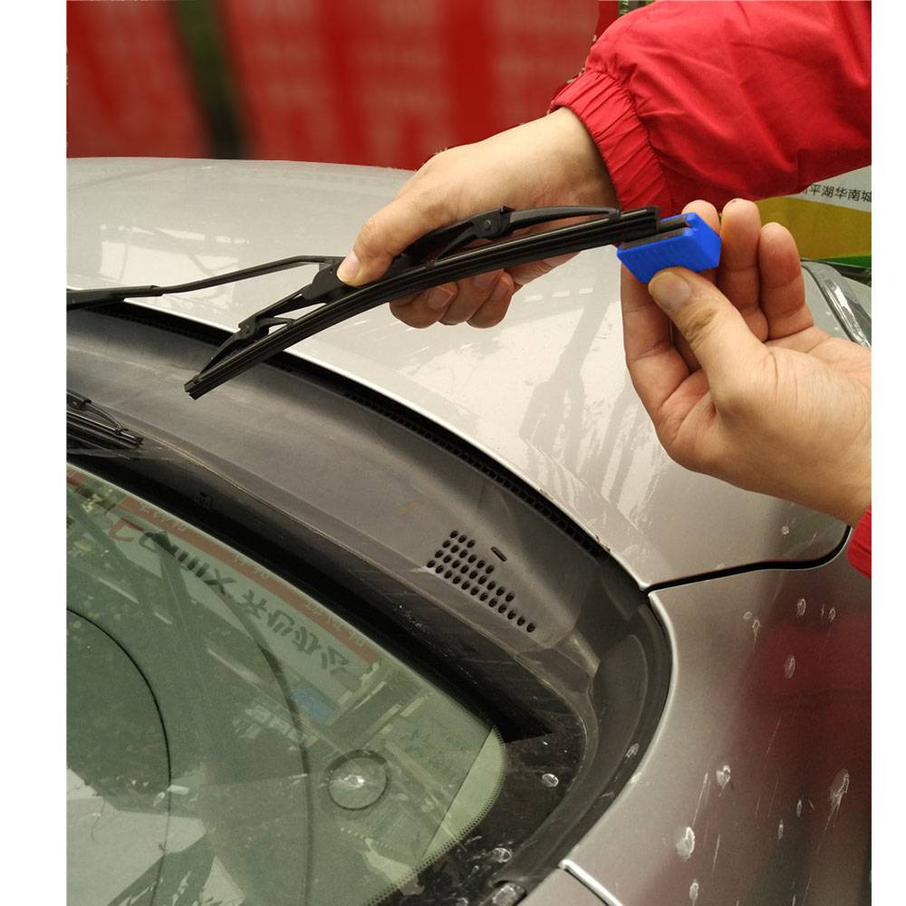 Как снять дворники с автомобиля: замена щеток стеклоочистителя