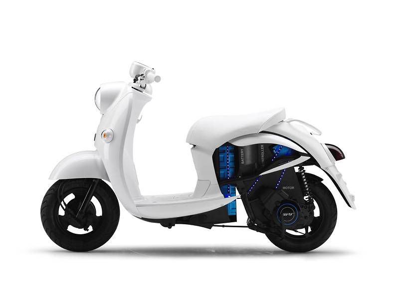 Yamaha представила электрическую модификацию скутера Vino