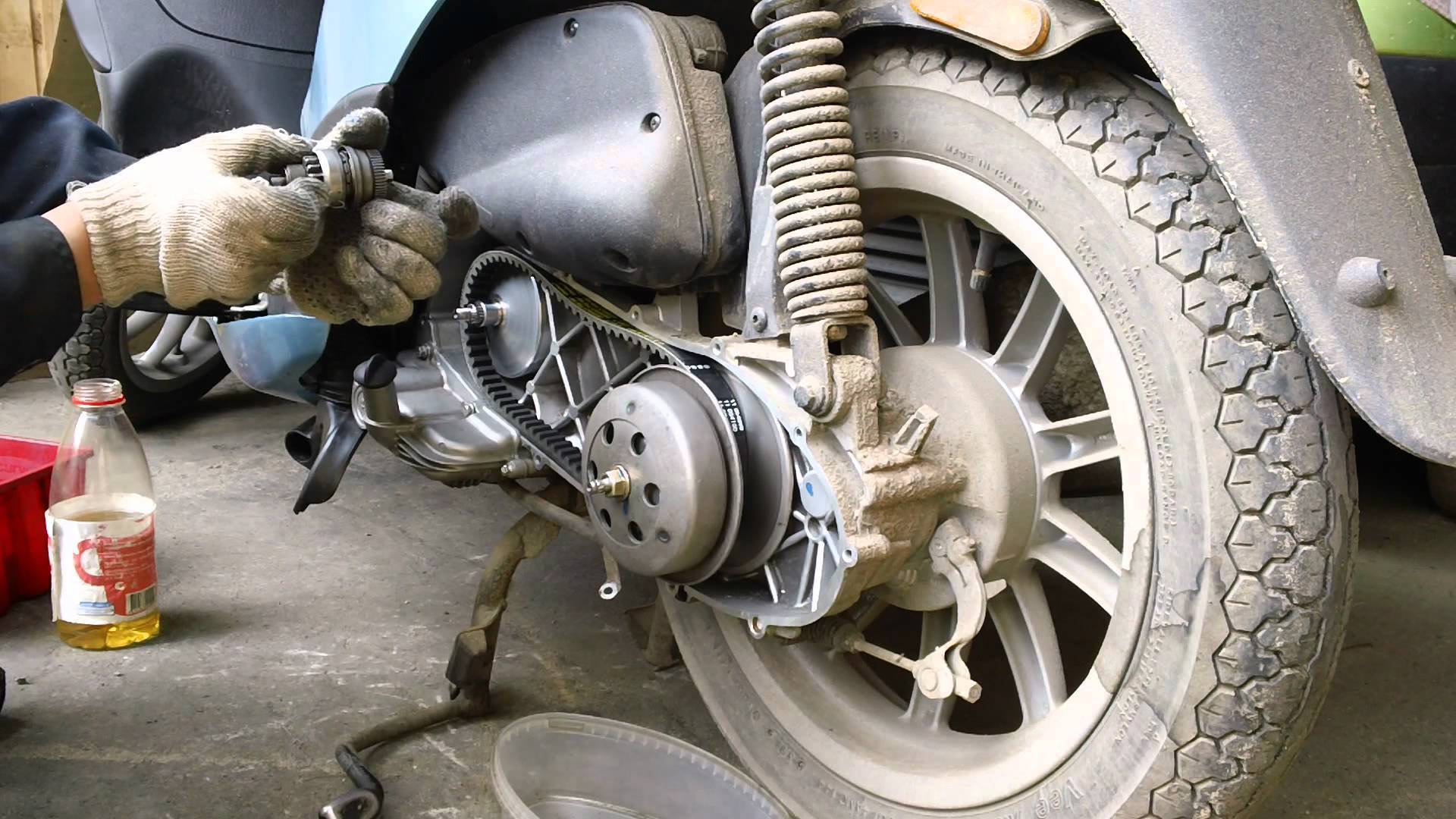Как правильно снять колеса для скутера: пошаговая инструкция