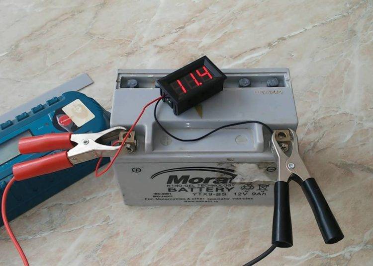 Как зарядить аккумулятор скутера автомобильным зарядным устройством