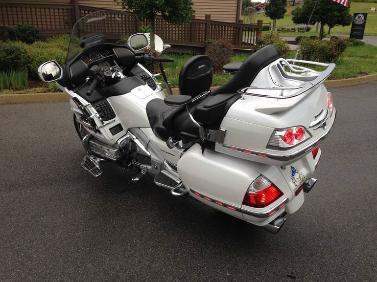 Honda Goldwing за рулем по трассе