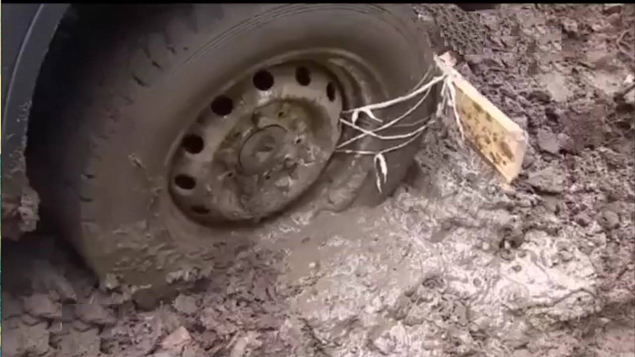 Лебедка для вытаскивания автомобиля из грязи